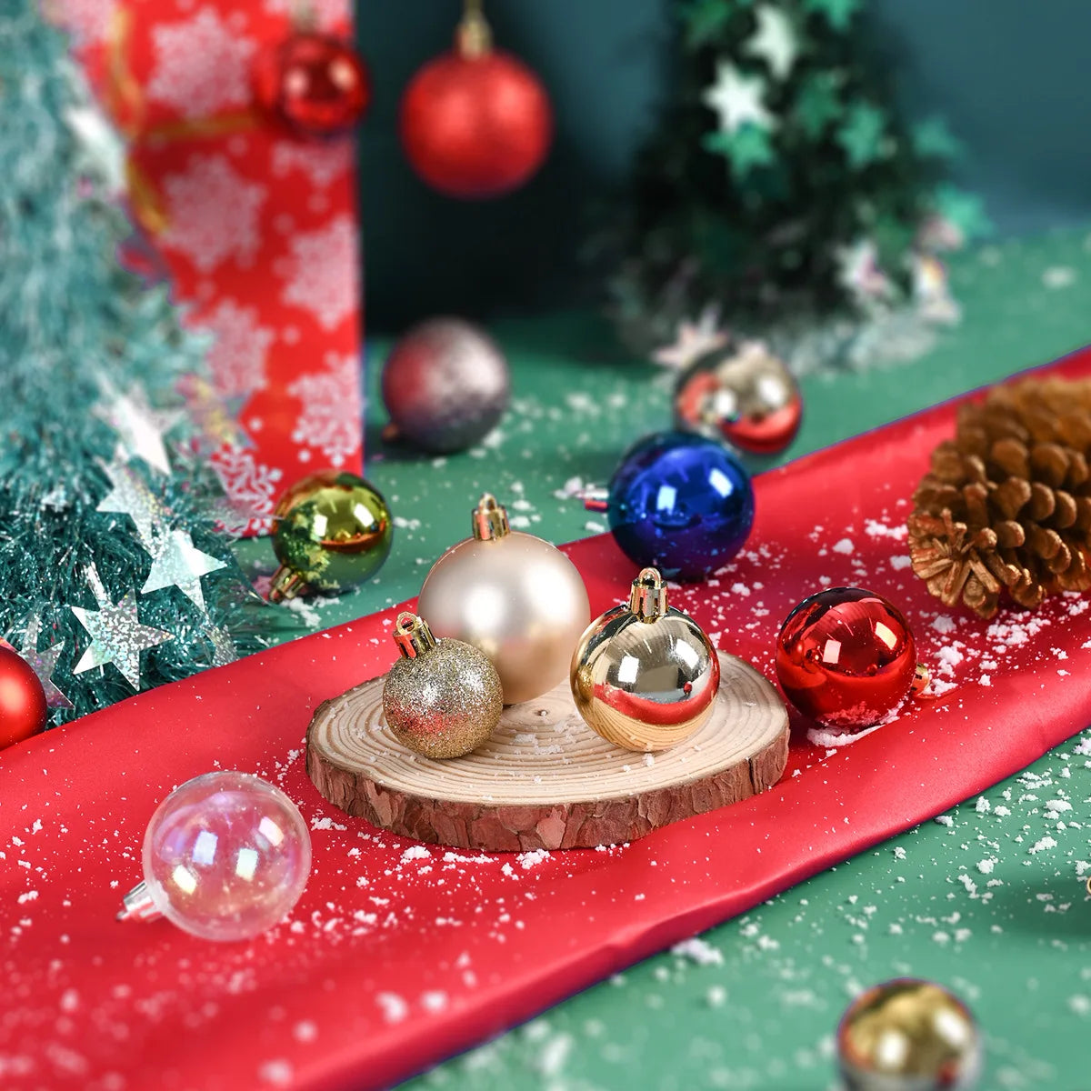 24/pcs 4CM Christmas Ball Ornaments Set Painted Plastics Christmas Tree Pendant Decoration Christmas Decoration Accessories